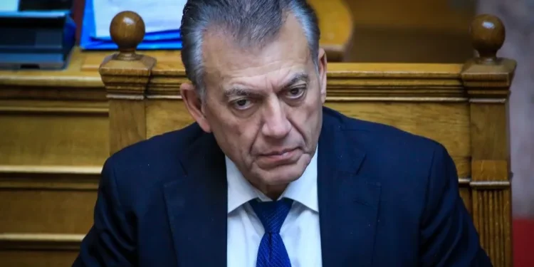 Αναδίπλωση της κυβέρνησης για τη συνάντηση Βρούτση με ιδιοκτήτες ΠΑΟ-ΟΣΦΠ – Όλα ανοικτά για το πρωτάθλημα