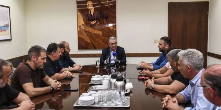 Δ. Κουτσούμπας σε αντιπροσωπεία της ΠΟΕ-ΟΤΑ: Θα είμαστε μαζί σας σε όλους τους αγώνες