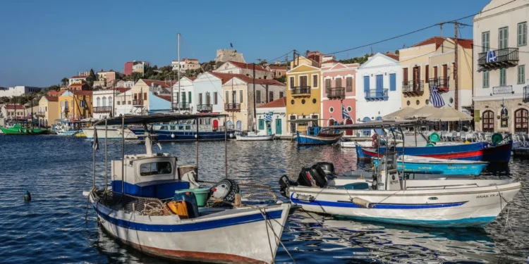 Έρευνα: Οι τρεις λόγοι που τουρίστες από ΗΠΑ, Βρετανία και Γαλλία διαλέγουν… Ελλάδα