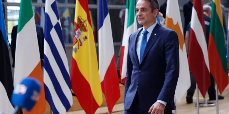 Μητσοτάκης από Βρυξέλλες: Καρότο και μαστίγιο για να μην παγιωθεί νέα μεταναστευτική οδός προς Κρήτη
