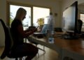 Τηλεργασία: Σπίτι ή γραφείο προτιμά η Ευρώπη; – Η Ελλάδα παραμένει… «πίσω»
