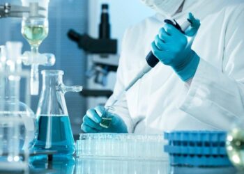 Τραμπ: Η κυβέρνηση τερμάτισε ένα πολύ κρίσιμο πρόγραμμα για την αναζήτηση εμβολίου κατά του AIDS