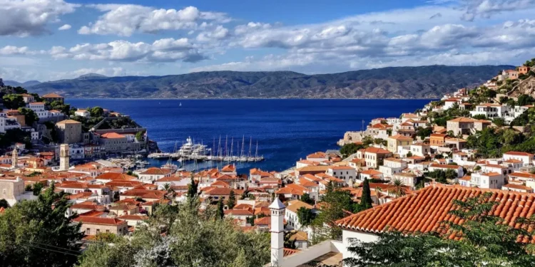 Μπλακάουτ στην Ύδρα: Έμεινε ξανά χωρίς ρεύμα το νησί