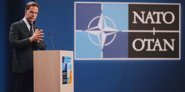 NATO: Αυξάνονται οι δαπάνες λόγω Ρωσίας – Ο Ρούτε «βλέπει» ενότητα και δέσμευση Τραμπ στη συμμαχία
