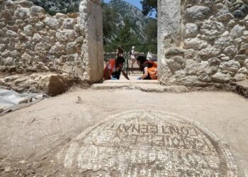 Ανασκαφές στον Όλυμπο της αρχαίας Λυκίας αποκαλύπτουν αρχαία ψηφιδωτά και χριστιανικές επιγραφές