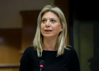 Ταυτοποιήθηκαν ο άνδρας και η γυναίκα που μετέφεραν τις απειλές στην Καρυστιανού