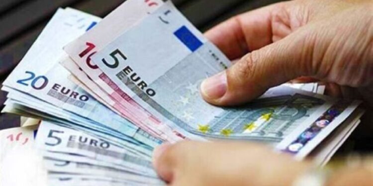 «Πρωταθλήτριες» οι επιχειρήσεις στη φορολογική συμμόρφωση – «Αγκομαχούν» τα φυσικά πρόσωπα για να πληρώσουν τους φόρους