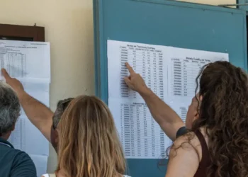 Βαθμοί Πανελληνίων: Βατερλώ στα Μαθηματικά και την Ιστορία για τους υποψηφίους – Χαμηλά τα ποσοστά των αριστούχων