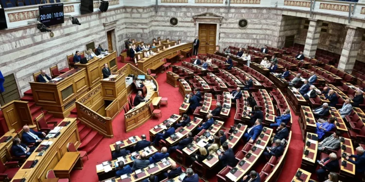 Κατατέθηκε στη Βουλή η τροπολογία για τους οικισμούς κάτω των 2.000 κατοίκων