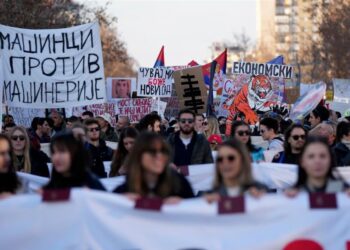 Σερβία: Ξανά στους δρόμους οι φοιτητές – Αποκλείουν το Βελιγράδι και άλλες πόλεις ζητώντας πρόωρες εκλογές