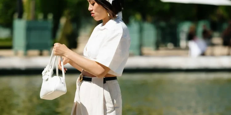 White rules: Τα λευκά αξεσουάρ δίνουν extra φως στα καλοκαιρινά looks