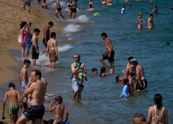 Καύσωνας στην Ισπανία: Δύο νεκροί από πυρκαγιά – Ξέχασαν βρέφος μέσα στο αυτοκίνητο