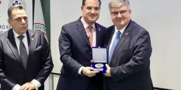 ΕΚΑΒ: Τιμή στους διασώστες που χάθηκαν και σχέδιο πλήρους ανανέωσης το 2026